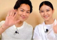 在娱乐圈吃瓜看戏,吃瓜看戏,揭秘明星幕后故事